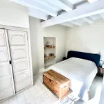 Huge Superb Duplex Old Town Дом отдыха Сиджес