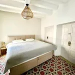 Huge Superb Duplex Old Town Сиджес