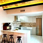 Дом отдыха Huge Superb Duplex Old Town Сиджес