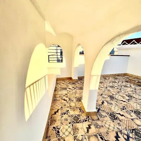 Ferienhaus Huge Superb Duplex Old Town