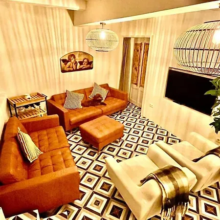 Huge Superb Duplex Old Town * Сиджес