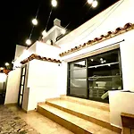Huge Superb Duplex Old Town Tatil Evi
