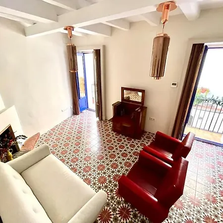 Huge Superb Duplex Old Town Tatil Evi *
